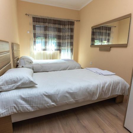 Apartmani Bulevar Cetinje Ngoại thất bức ảnh