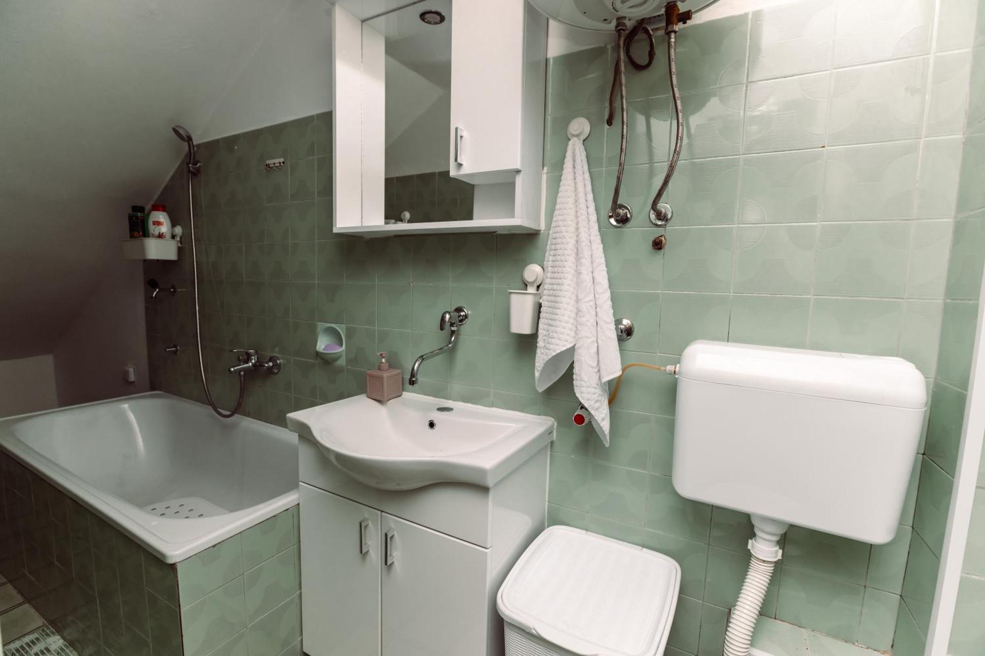 Apartmani Bulevar Cetinje Ngoại thất bức ảnh