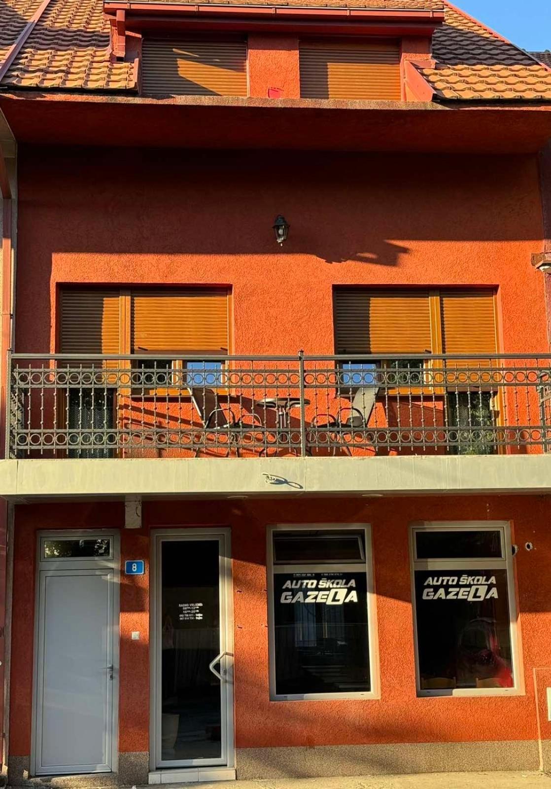 Apartmani Bulevar Cetinje Ngoại thất bức ảnh